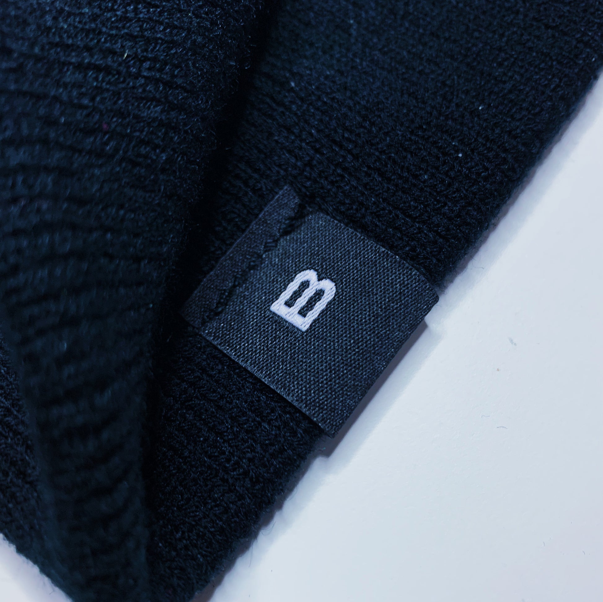 Classic woven tag Bomber beanie (Black)